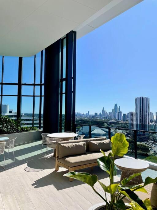 New Impressive 180° River View 1 Bed Apt With Pool 47F Διαμέρισμα Χρυσή Ακτή Εξωτερικό φωτογραφία