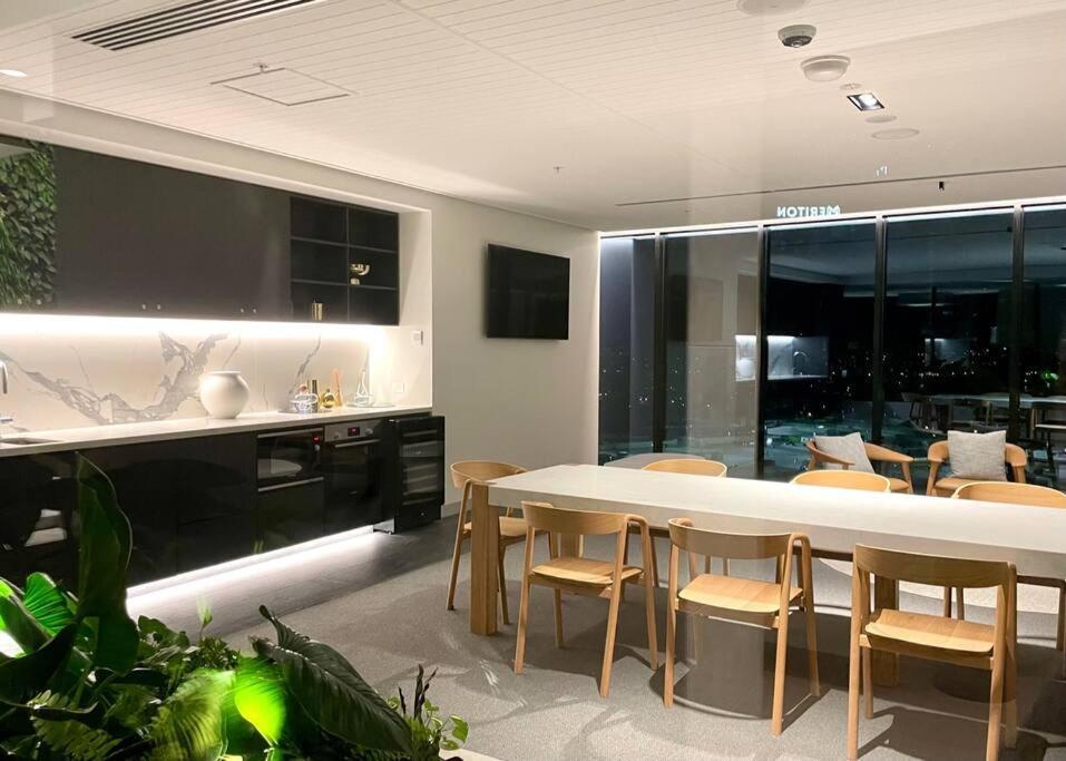 New Impressive 180° River View 1 Bed Apt With Pool 47F Διαμέρισμα Χρυσή Ακτή Εξωτερικό φωτογραφία